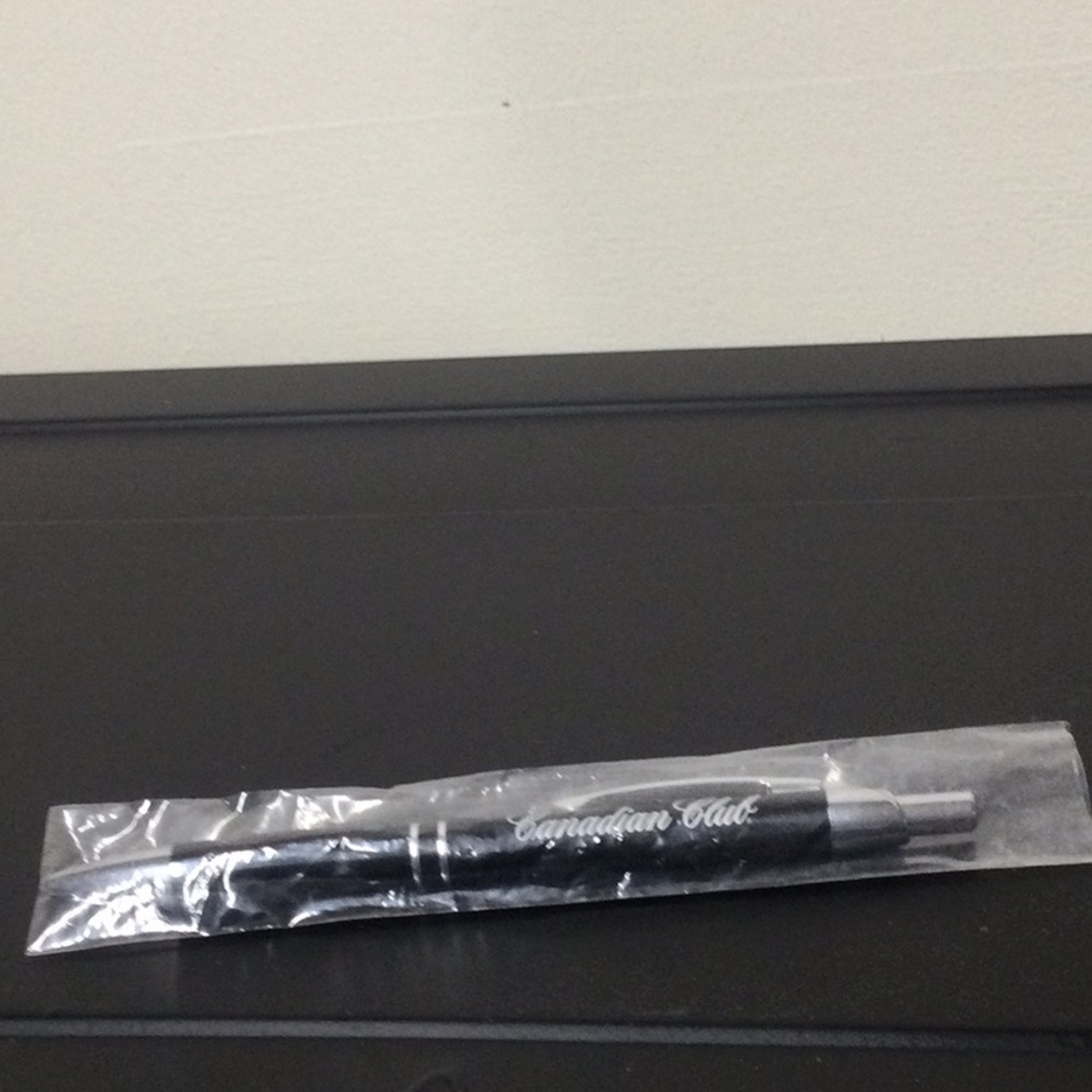 New Canadian club pen